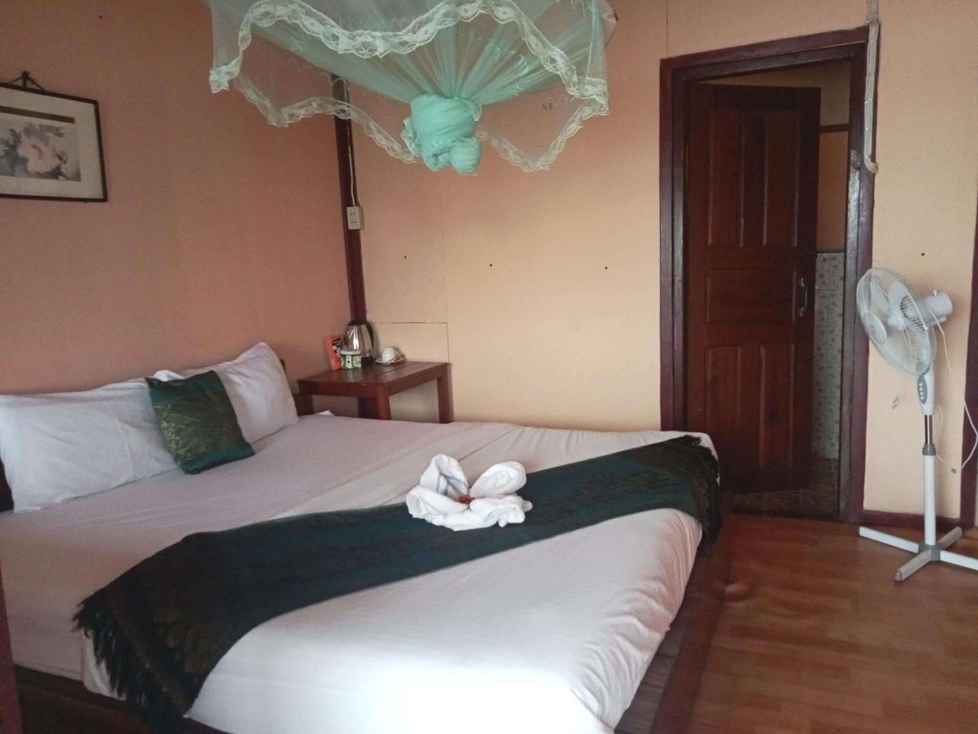 Champa Guesthouse Muang Không Esterno foto